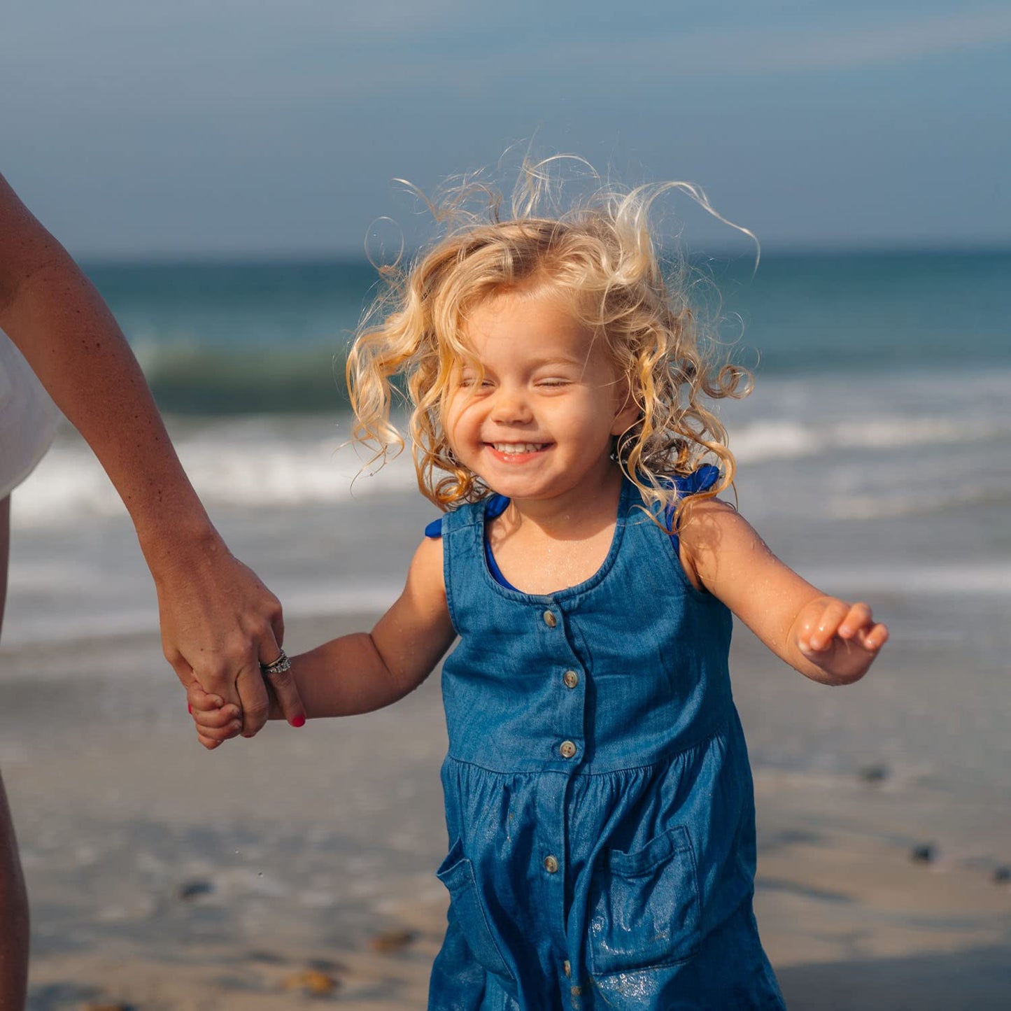 Badger Mineral Kids Sunscreen Face Stick SPF 35, Zinc Oxide Travel Size Sunscreen Stick for Kids, 97% Organic Ingredients, Reef Safe, Water Resistant, .65 oz