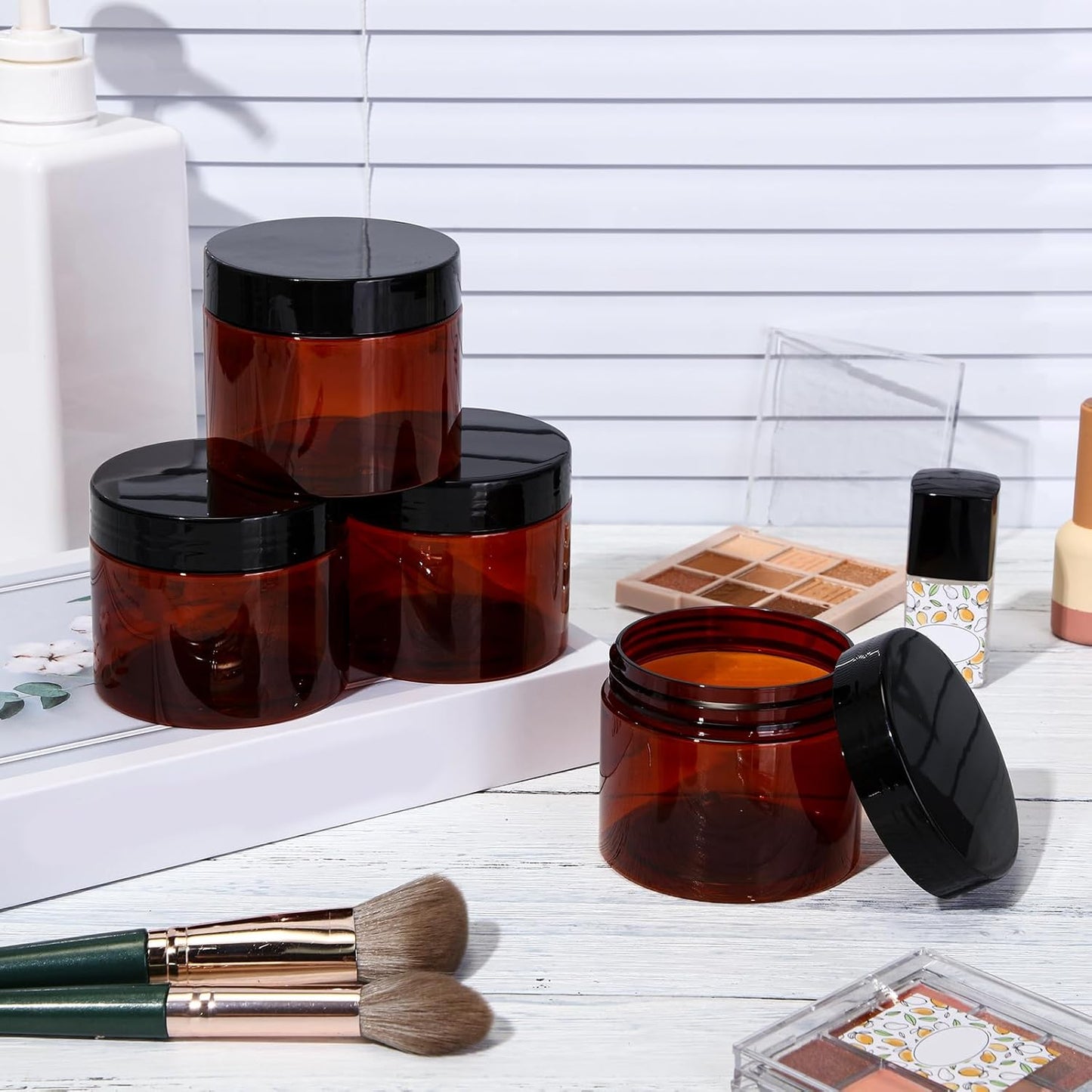 SATINIOR 100 Pcs Plastic Jars with Lids Small Containers Lids Wide Mouth Small Plastic Containers for Lotion Cream Rhinestones Body Butters Travel Storage(6 oz, Amber)