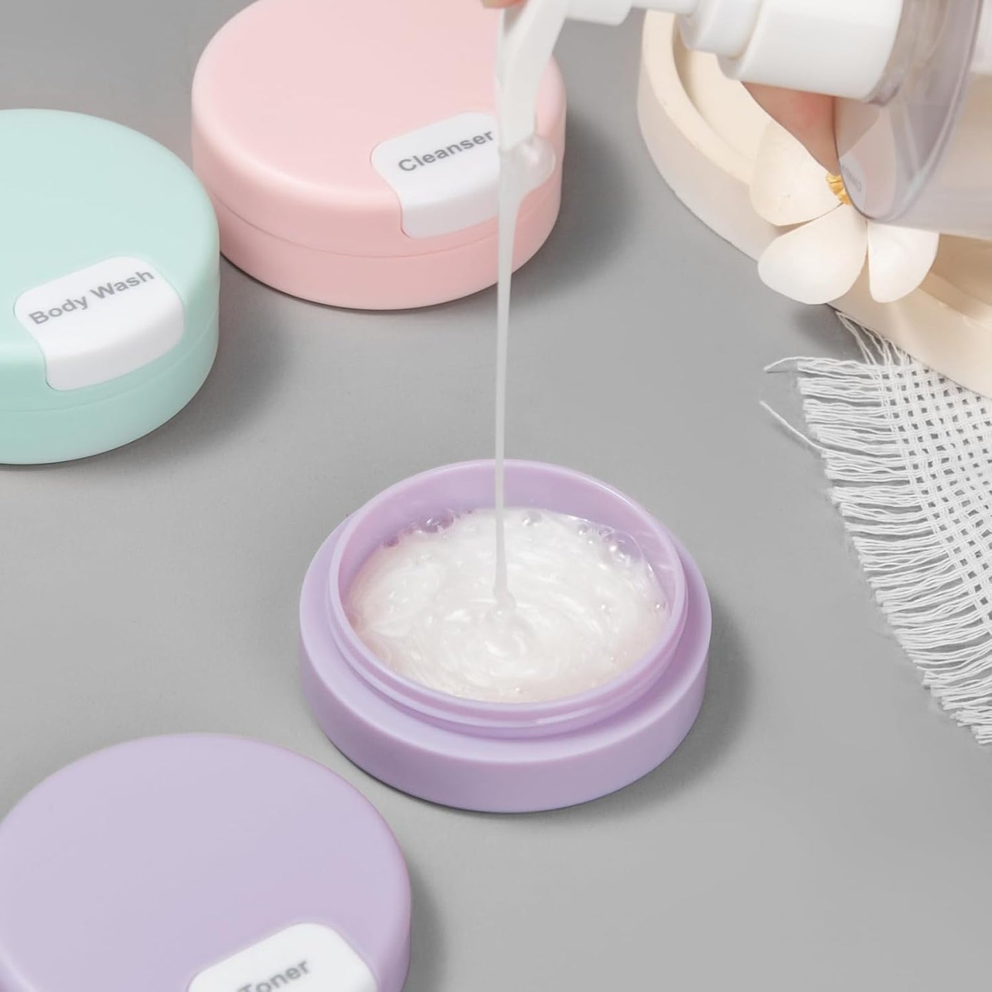 Gemice Travel Containers for Toiletries, Magnetic Travel Containers, TSA Approved Cream Jars with Toiletry Bag, Leak-proof Small 1oz Capsules Set with Multiple Labels for Organization (4 Pack)