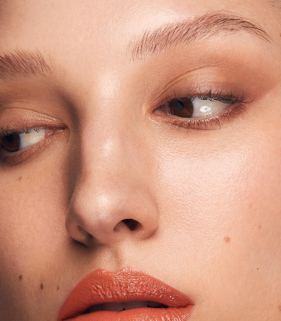 MAKE Beauty Eye Shaping Stylo - Cream Eyeshadow Stick. 4-in-1 Shape, Define, Contour, and Shade Eye Shadow for Versatile Makeup Looks. Long-Lasting Creamy Formula. Shade - Sonar