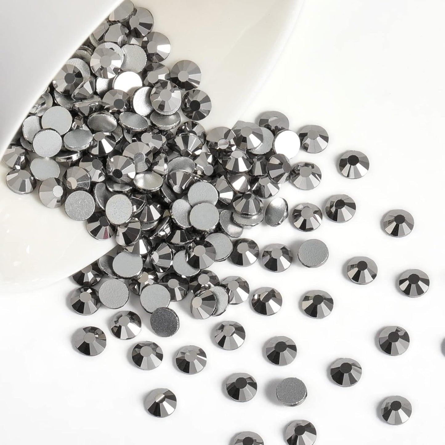Beadsland 288 Pieces Flat Back Crystal Rhinestones Round Gems,Hematite,SS30,6.3-6.5mm